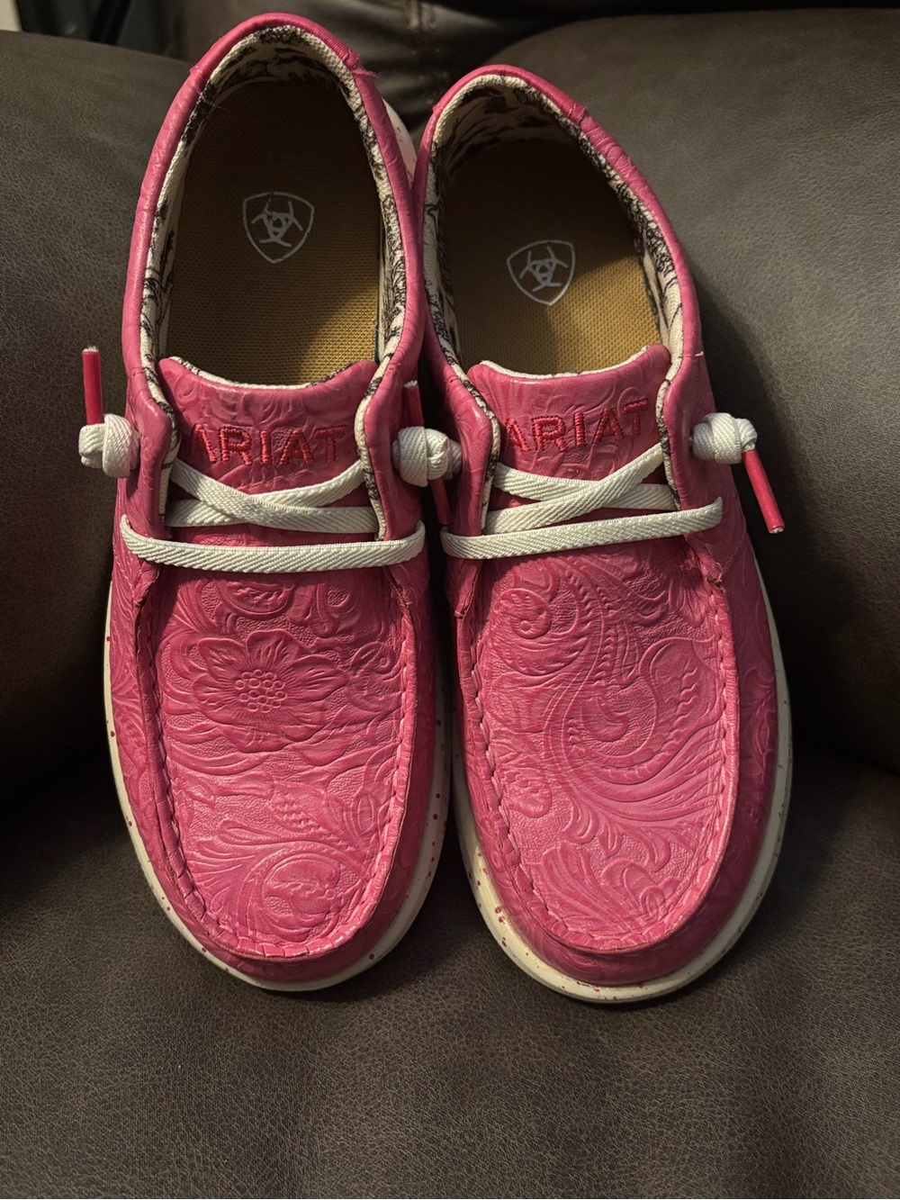 Ariat Hilo Hot Pink Floral Embossed Loafers - Size 6